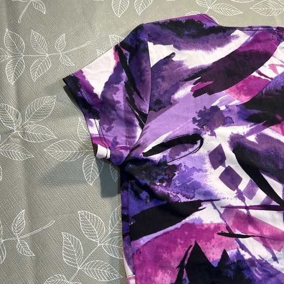 Ladies Ricki’s Shirt. - Picture 6 of 6